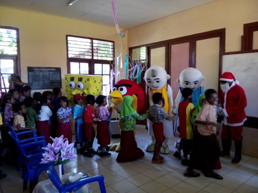 Pembagian Natal
